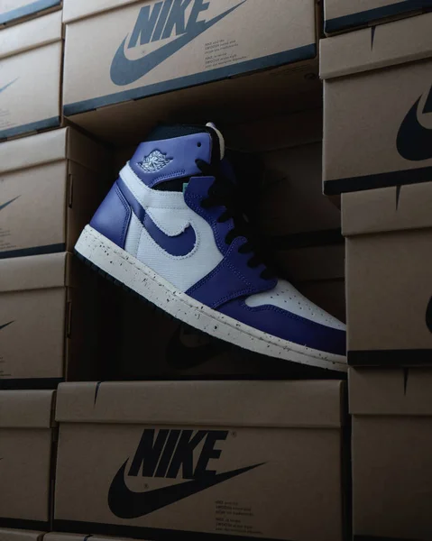 Vertical Shot Blue White Nike Air Jordan Sneaker Boxes — Stock Photo, Image