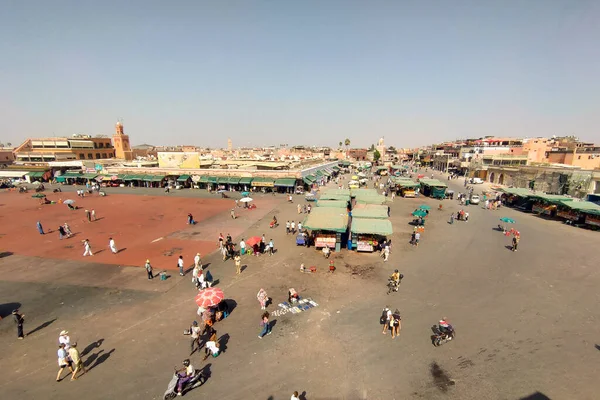 Κύρια Plaza Του Μαρακές Στο Μαρόκο Ένα Ηλιόλουστο Απόγευμα — Φωτογραφία Αρχείου
