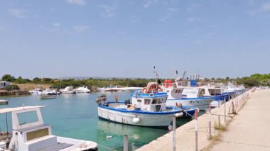 Syracuse, Sicilya yakınlarındaki Ognina Limanı manzarası.