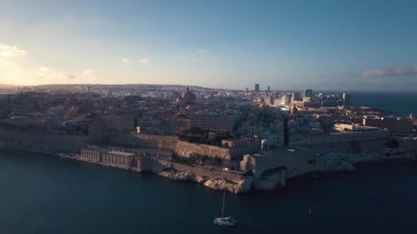 Vue Aérienne Valette Malte Sur Plage Contre Mer Bleue Par — Video