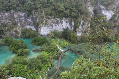 Hırvatistan 'daki Plitvice göllerinin havadan görünüşü.