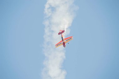 Gökyüzünde özel bir akrobasi uçağı. Sukhoi Su-26.