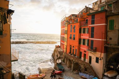 İtalya 'daki Riomaggiore kasabasının güzel bir manzarası.