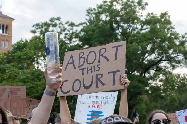 Crowd Protesters Holding Cardboard Signs Supreme Court Overturned Roe Wade — Stock Photo, Image