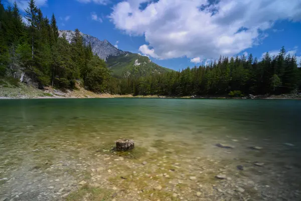 スタイリアの美しい緑の湖 — ストック写真