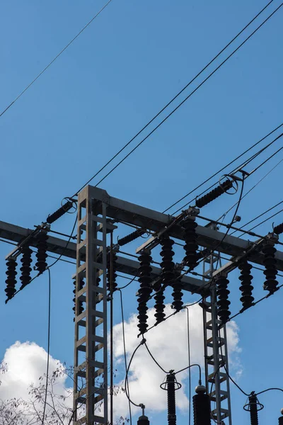 Elektrik Şebekesinin Dikey Görüntüsü — Stok fotoğraf