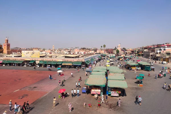 Kék Felett Main Plaza Marrakech Marokkóban Egy Napsütéses Napon — Stock Fotó