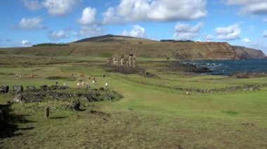 Ahu Tongariki mit 15 Moai bei Hanga Roa auf der Osterinsel