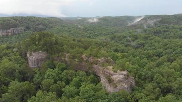 Une Imagerie Ralenti Nature Avec Arc Naturel Recouvert Nuages — Video