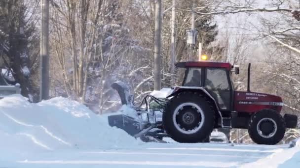 Video Footage Tractor Removing Snow Snowblower Attachment Plow Orillia Canada — Stock Video