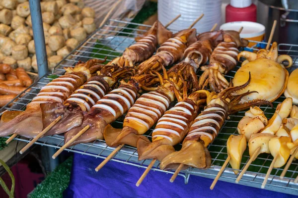 Heerlijke Gegrilde Inktvis Chatuchak Weekend Market Bangkok Thailand — Stockfoto