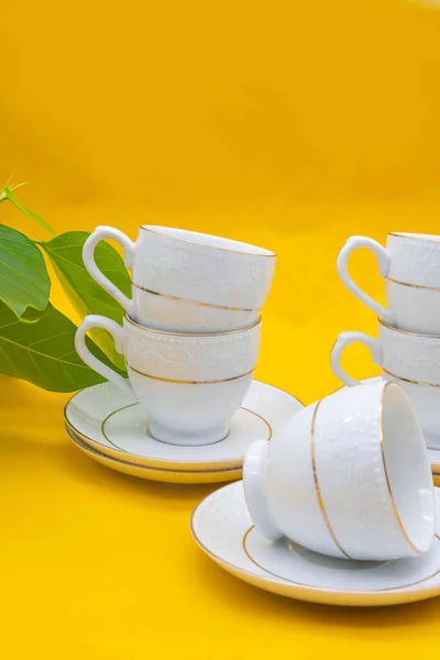 Tasse Thé Porcelaine Blanche Avec Une Décoration Ligne Dorée Sur — Photo