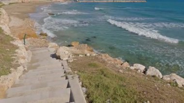 Gündüz vakti Sicilya 'daki Avola plajı.