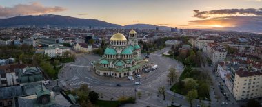 Bulgaristan 'ın Sofya kentindeki Alexander Nevski Katedrali manzaralı