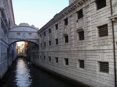 İtalya 'nın Venedik şehrinde güzel mimari ve gondollar