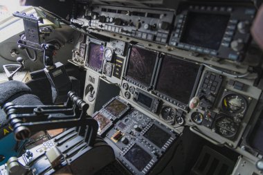 Kokpitteki bir C-17 Globemaster 'ın Havacılık.