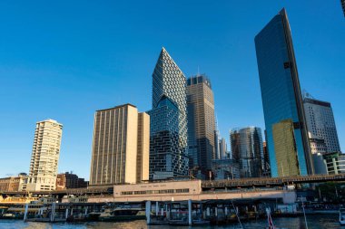 Quay Quarter Tower 'ın 50 Bridge Caddesi' ndeki gökdeleni. Sydney, Avustralya.