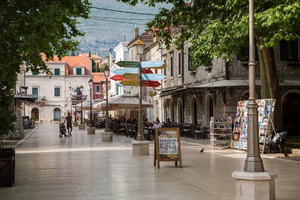 Вигляд Вулицю Повну Кафе Магазинів Требіньє Боснія Герцеговина — стокове фото