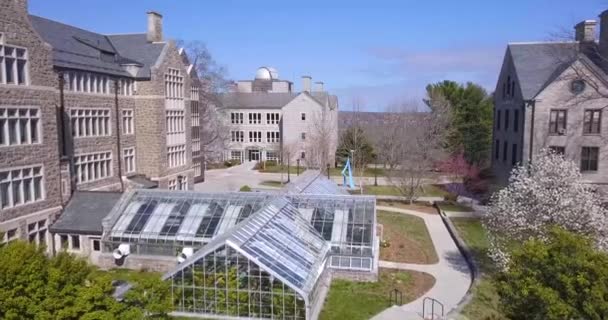 Una Vista Aérea Del Campus Del Connecticut College Principios Primavera — Vídeos de Stock