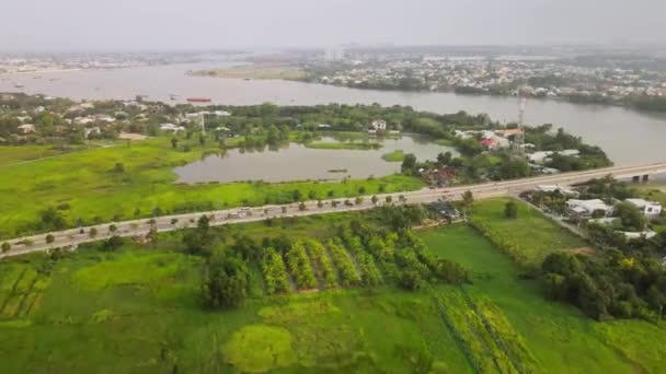 Uma Filmagem Aérea Dos Campos Verdes Uma Cidade Vietname — Vídeo de Stock