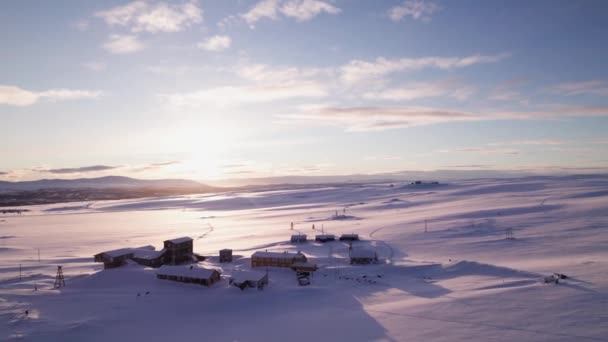 Eine Drohnenaufnahme Des Sonnenuntergangs Über Einer Landschaft Winter Bei Storwartz — Stockvideo