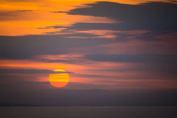 Захватывающий Вид Закат Над Морем Солнечным Вечером Летом Бали — стоковое фото