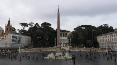 Roma, Lazio, İtalya 'nın merkezindeki Piazza del Popolo' nun görüntüleri