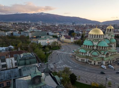 Bulgaristan 'ın Sofya kentindeki Alexander Nevski Katedrali' nin insansız hava aracı görüntüsü