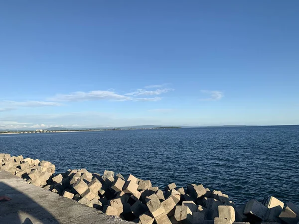 Une Belle Vue Sur Mer Sous Ciel Bleu — Photo