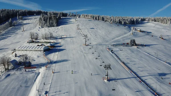 Luchtfoto Van Een Wintersportplaats Met Kabelbaan — Stockfoto