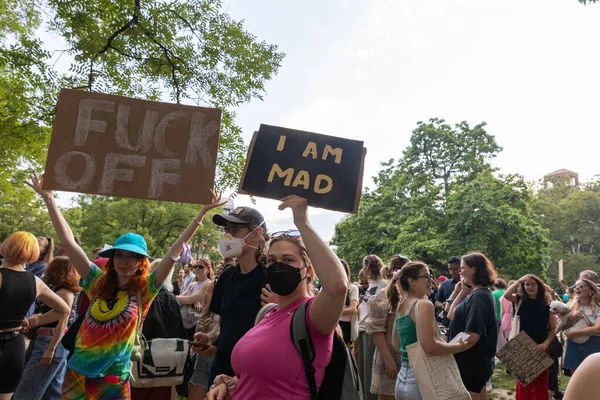 Protesters Holding Cardboard Signs Supreme Court Overturned Roe Wade Foley — Stock Photo, Image