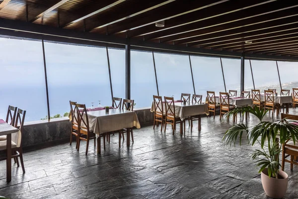 Intérieur Café Vide Avec Grandes Fenêtres Verre — Photo