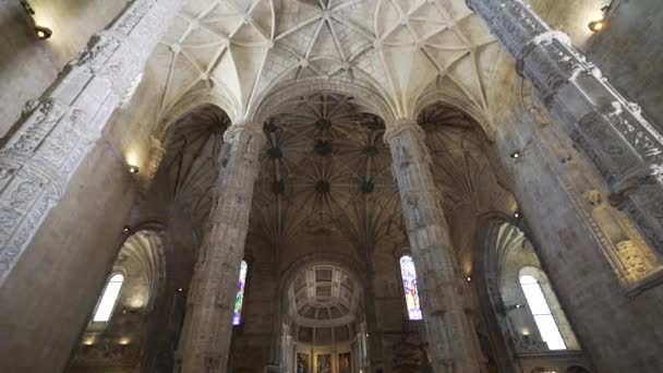 Μεσαιωνικό Εσωτερικό Ενός Παλιού Καθεδρικού Ναού — Αρχείο Βίντεο