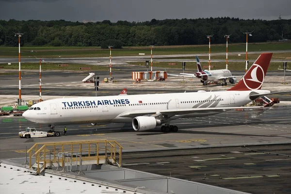 Aviones Gravando Aterrizando Aeropuerto Internacional Hamburgo — Foto de Stock