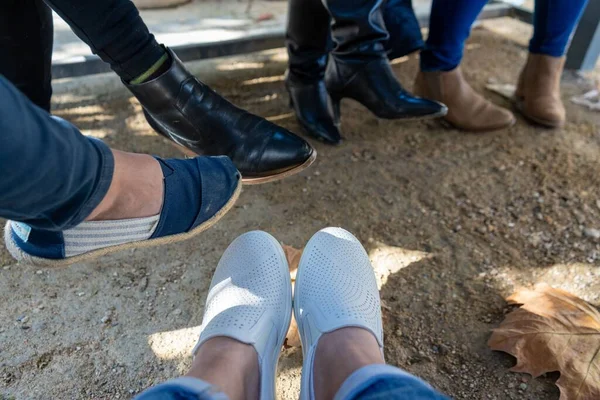 Closeup Shot People Feet Shoes Outdoors — Stock Photo, Image