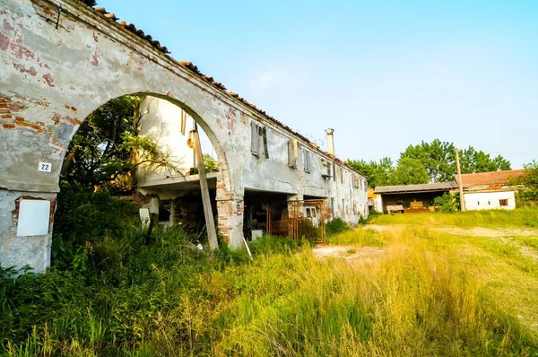 Ruínas Vista Edifício Abandonado Velho Casa — Fotografia de Stock