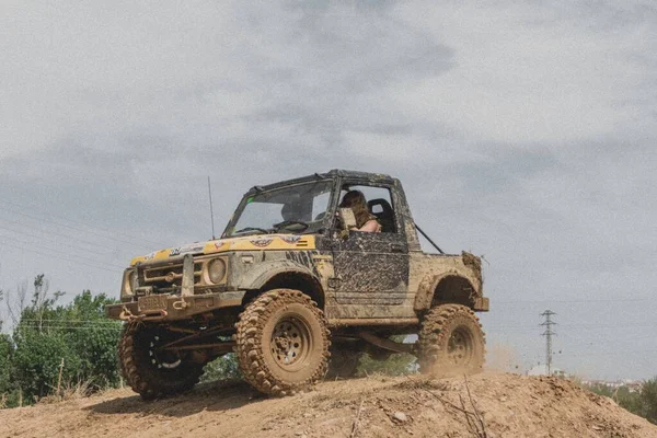 Vieux 4X4 Japonais Suv Dans Piste Hors Route Suzuki Samouraï — Photo