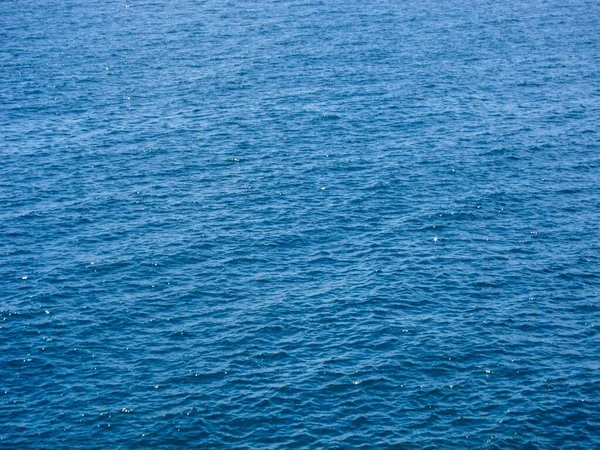 Atlantik Okyanusunda Mavi Deseni Öğlen Vaktinde — Stok fotoğraf