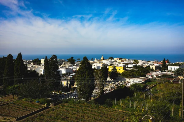 Mavi Gökyüzüne Karşı Kasabanın Güzel Manzarası Capri Talya — Stok fotoğraf