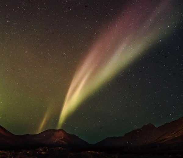 星空の北の光の息をのむような景色 — ストック写真