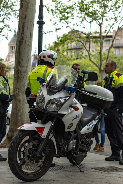 Duży Motocykl Policji Zaparkowany Ulicy Burza Suzuki — Zdjęcie stockowe