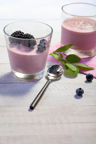 Blackberries Blueberries Red Wine Mousse — Stock Photo, Image