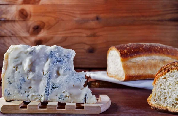 Gorgonzolaost Hackbräda Skivat Bröd Ostprodukt Norditalienska Regionerna — Stockfoto