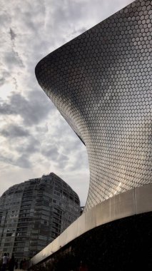 Mexico City 'deki Soumaya Müzesi' nin dikey görüntüsü.