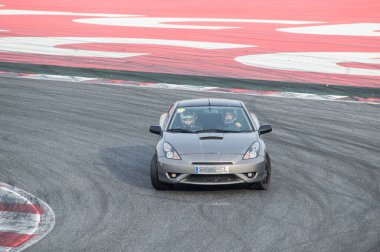 Klasik Japon ralli arabası sokaklardaydı. Toyota Celica