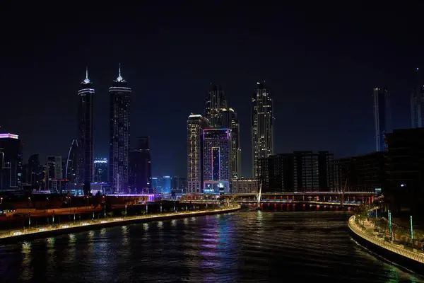 Blick Auf Eine Schöne Brücke Über Dem Kanal Dubai Vae — Stockfoto