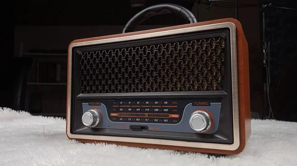 Uma Foto Close Rádio Antigo Vintage — Fotografia de Stock