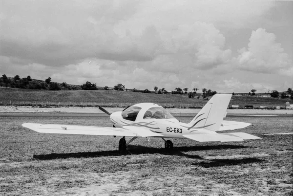 Klein Lichtvliegtuigje Zwart Wit Ultralight Ster — Stockfoto