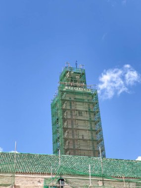 Fes 'te bir cami minaresinin yeniden inşası
