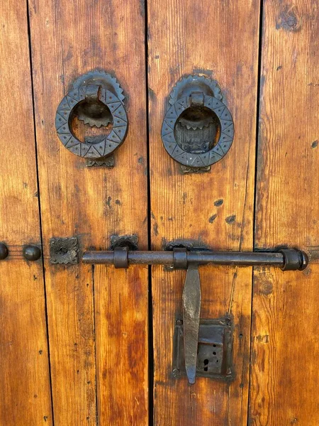 Vieux Cadenas Clé Acier Sur Une Porte Bois — Photo